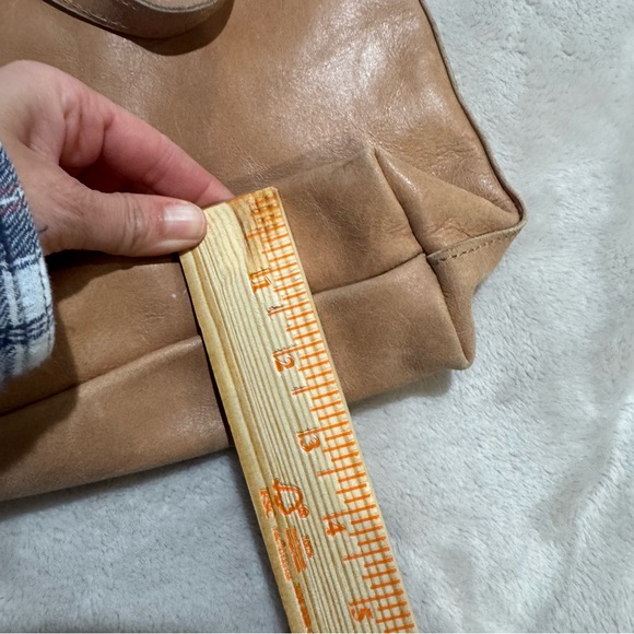 Fashionable Local + Global Leather distressed Tote Bag - Picture 6 of 10